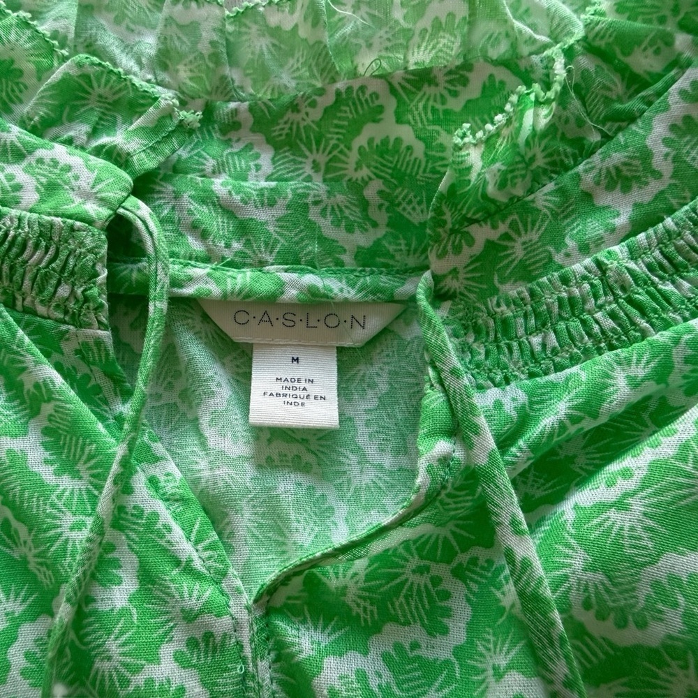 Caslon Vibrant Green Blouse Women M Medium Short Sleeve Top Blpuse - Picture 3 of 4